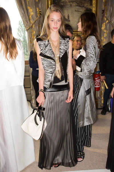 Look 44